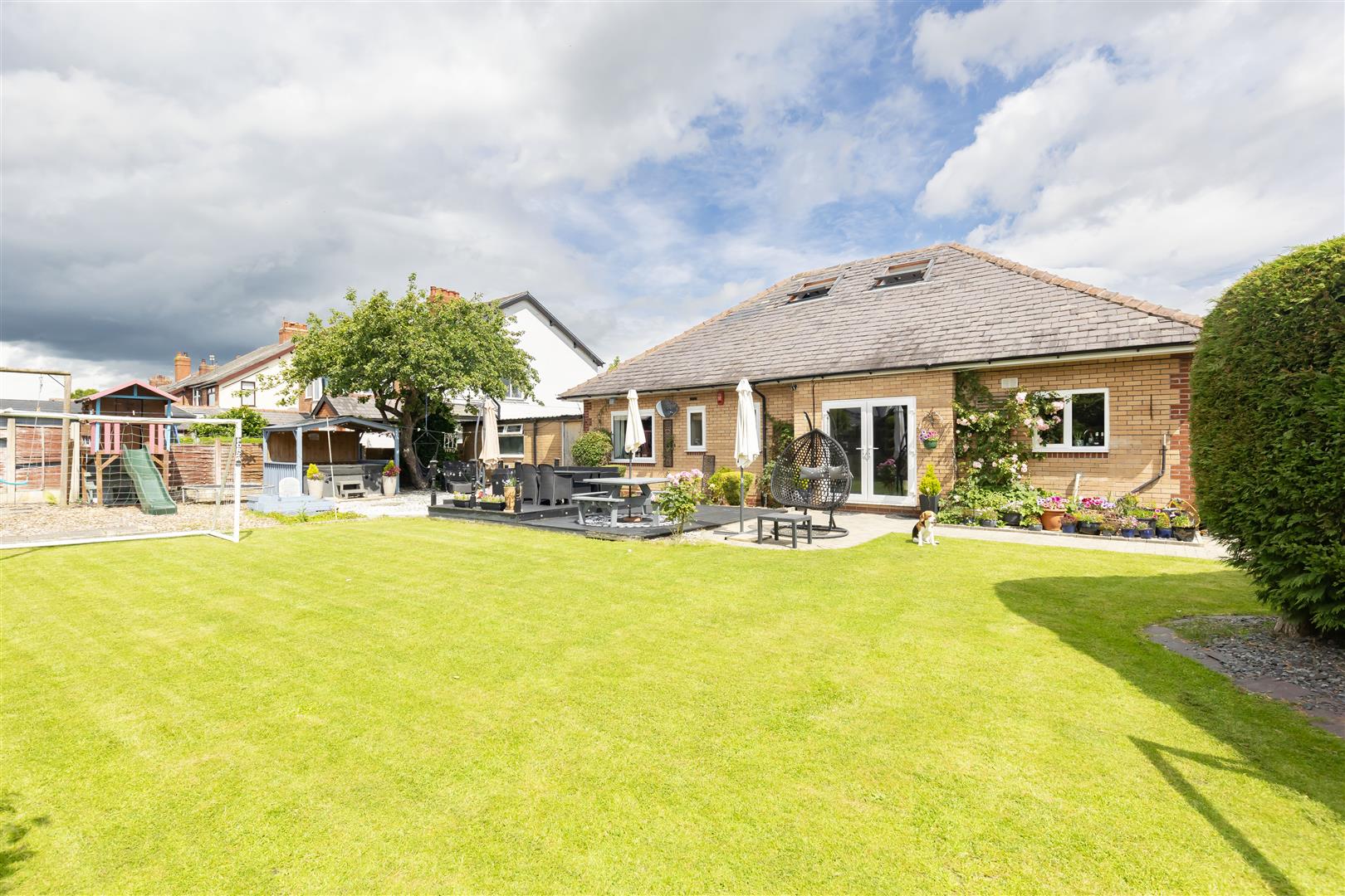 4 bed property in St. Andrews Avenue, Preston